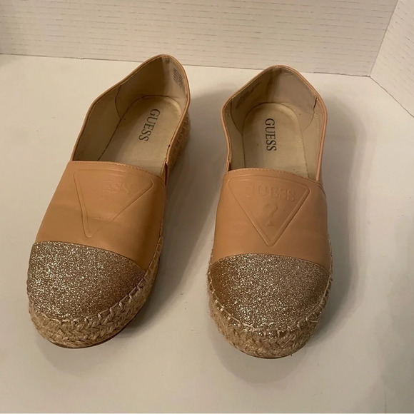 ✨ Guess Glitter Flats! Woman’s Size  7.5 ✨ - Picture 1 of 8